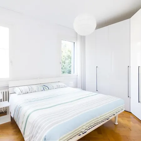 Апартаменты Bella Charming House